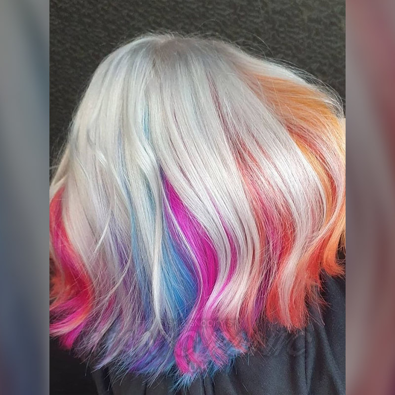 capelli tinti di bianco